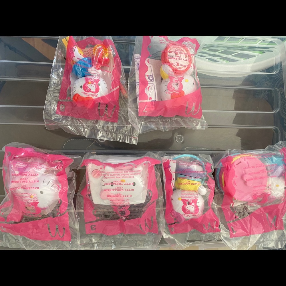 Hello Kitty 30th Anniversary McDonald’s toy set